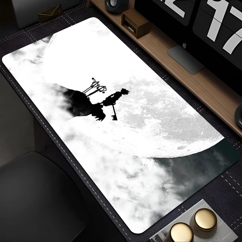 Schwarz Und Weiß Anime Desktop – Laptop Accessories Nearby Bewertung und Preis